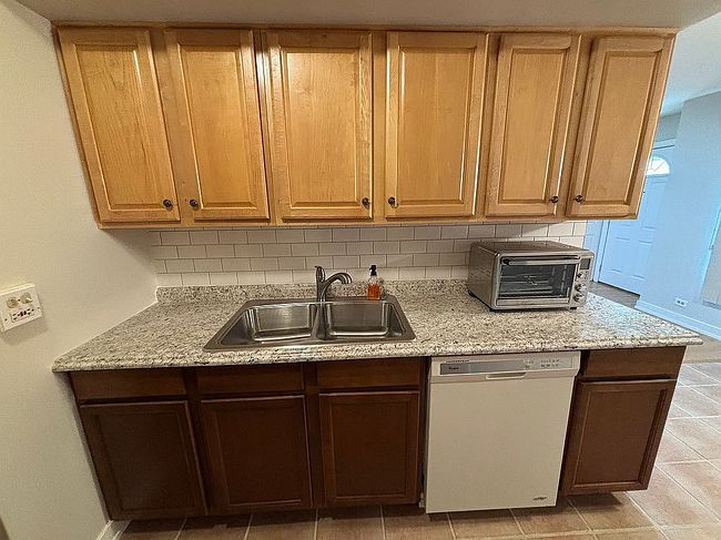 Image of 1595 Cove Dr