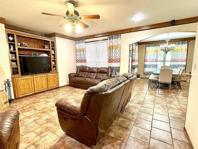 Additional photo 1 of property located at 1408 N Fm 2148