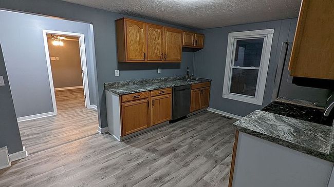 Image of 1213 Lillian Ave