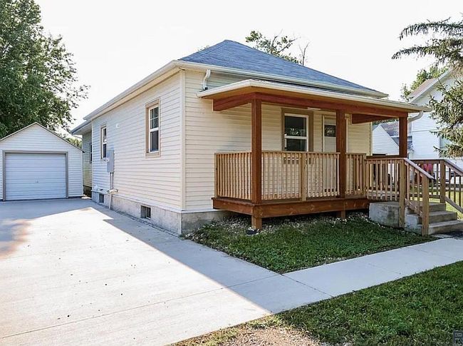 Preview of property located at 202 S 4th St