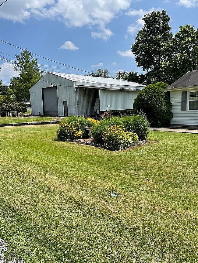 Photo of 35 Birds Ln, Fayetteville, WV