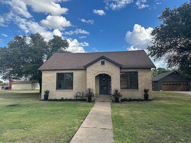 Photo of 608 Edward St, Rowena, TX