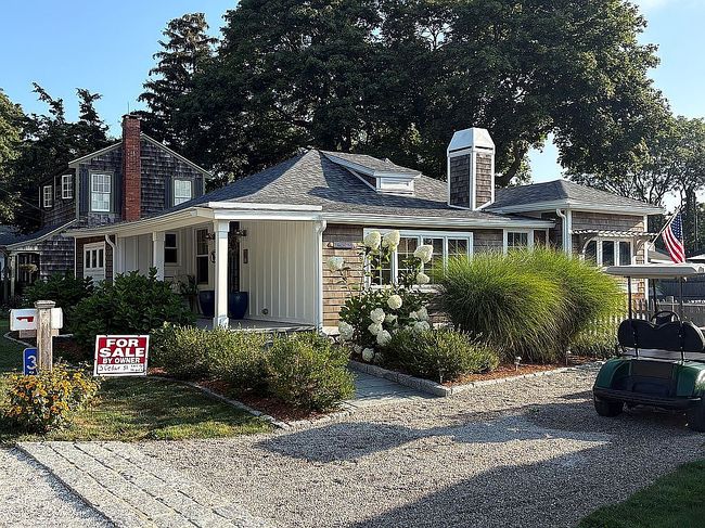 Photo of 3 Cedar St, Warren, RI