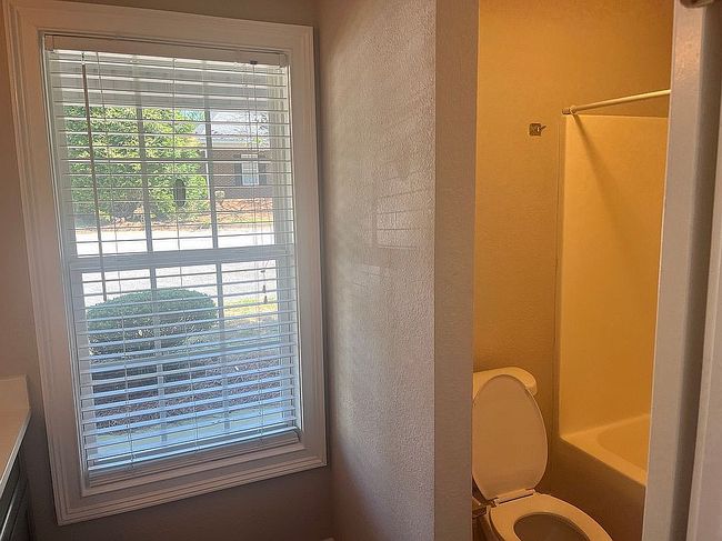 Photo of 807 W Longleaf Dr Unit 73, Auburn, AL