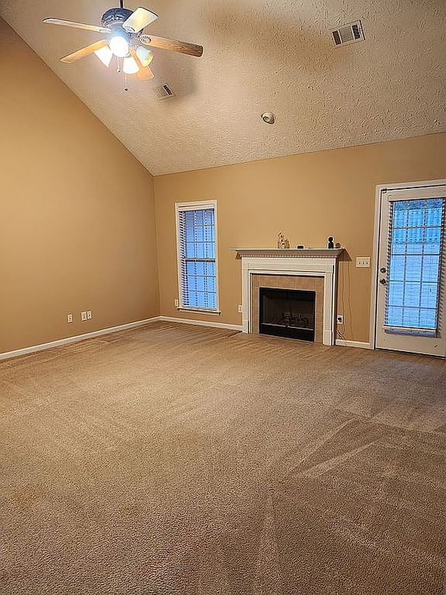 Additional photo 2 of property located at 7992 Ivy Park Dr