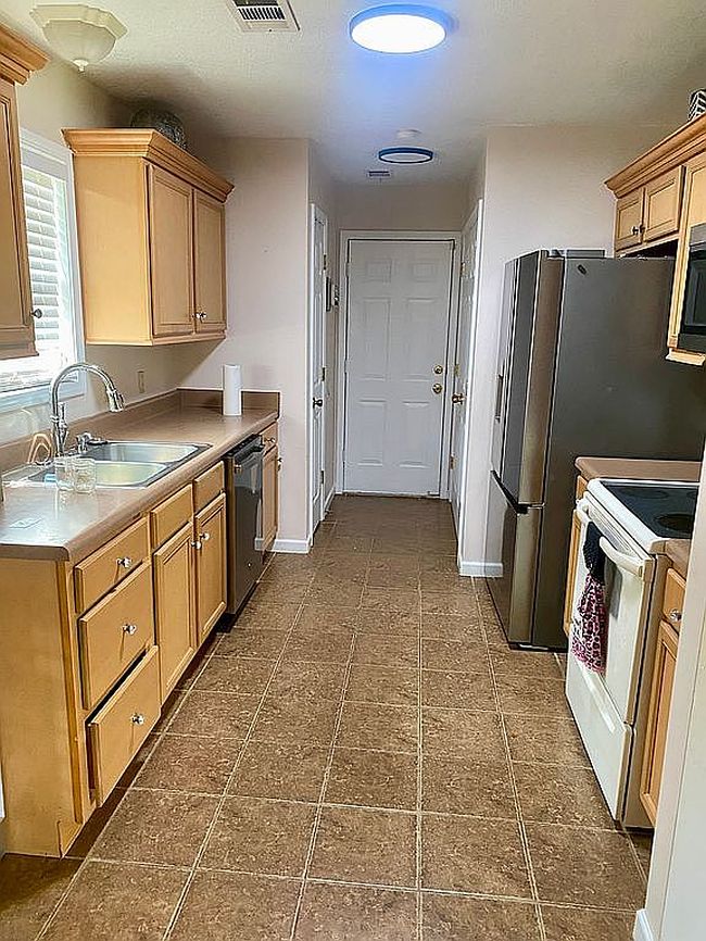 Image of 3504 Beacon St