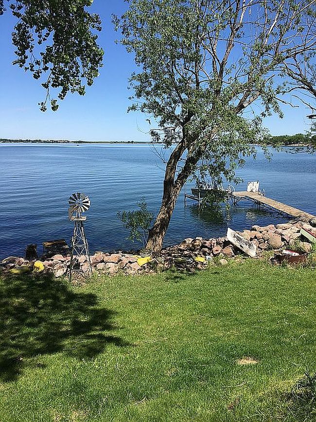 Image of 174 E Lake Dr