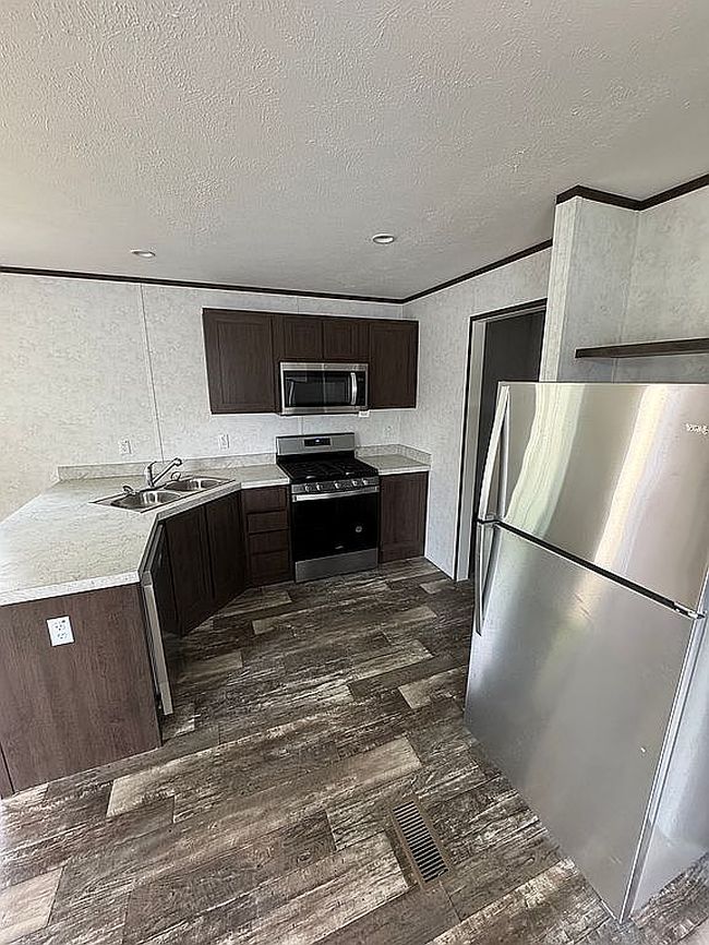 Photo of 1021 Waterloo Geneva Rd #7, Waterloo, NY