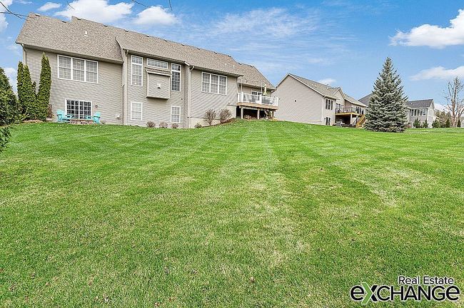 Photo of 11 Cobblestone Ln, Le Claire, IA