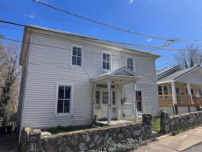 Image of 114 Henry St