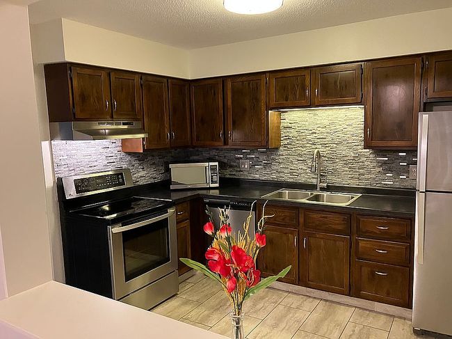 Preview of property located at 2004 W 4th Ave Apt 6