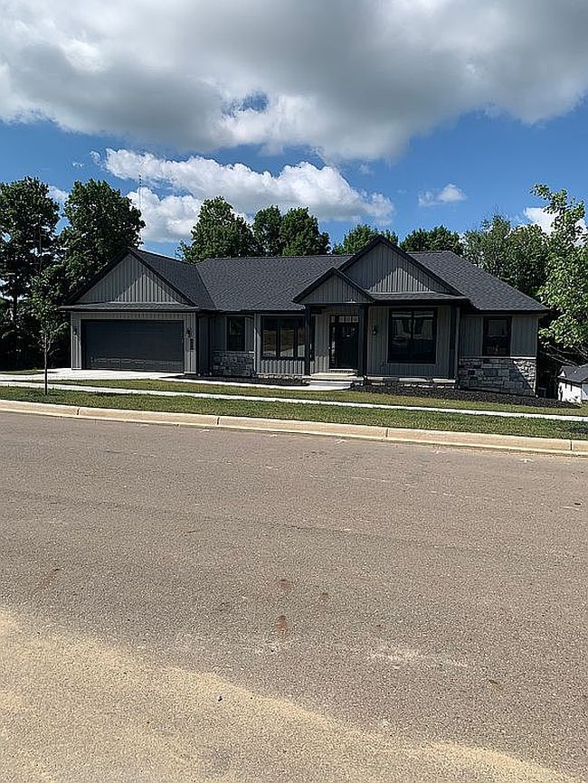Image of 104 Plymouth Rd