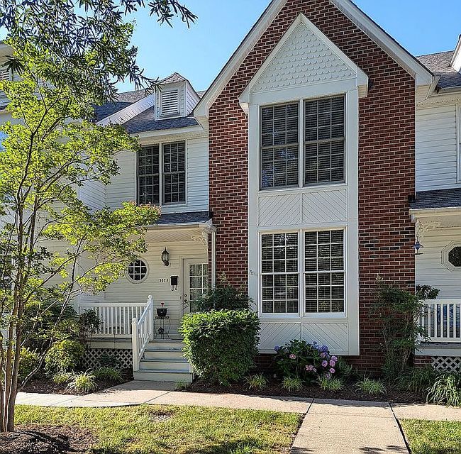 Photo of 302 Myrtle St Apt F, Ashland, VA