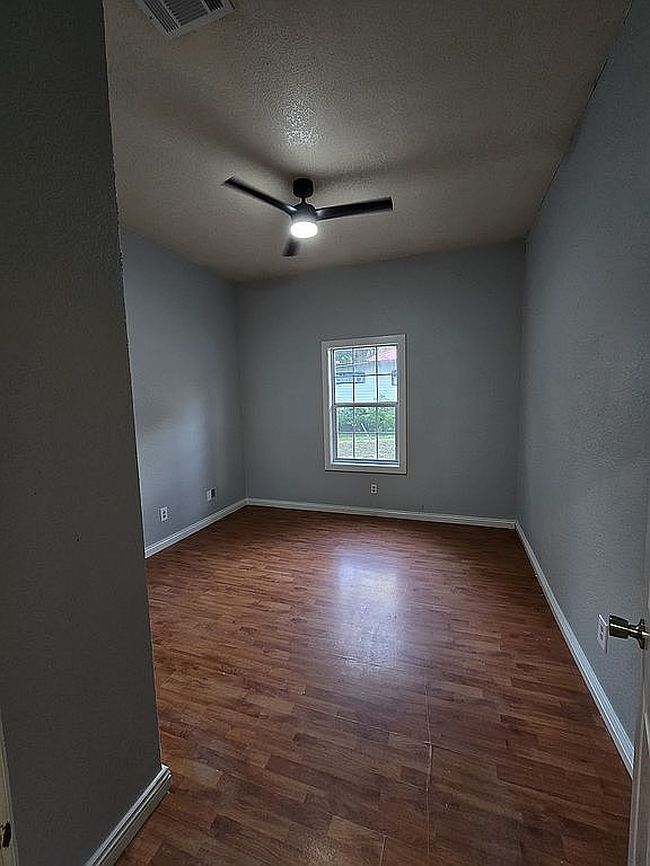 Photo of 407 N 4th St, De Queen, AR
