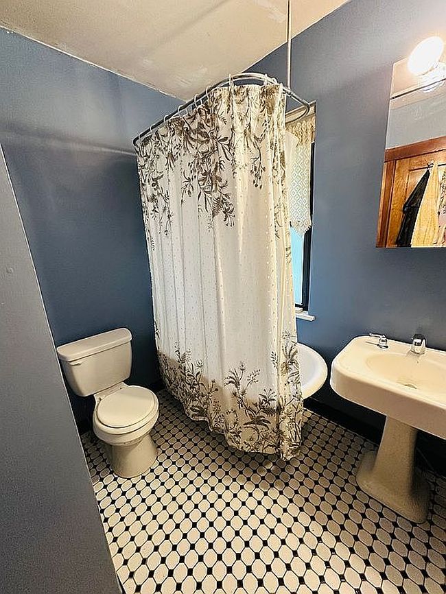 Image of 208 E 19th Ave