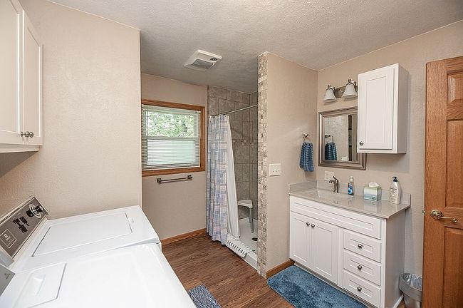 Image of 1701 Woodland Knolls Rd
