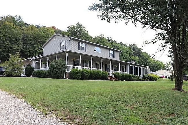 Photo of 1692 Merritts Creek Rd, Huntington, WV