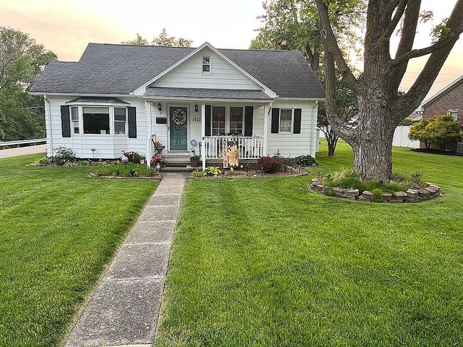 Image of 1102 Main St