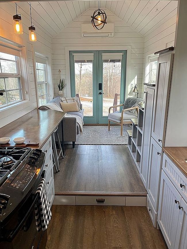 Photo of 198 Lake Walk Dr