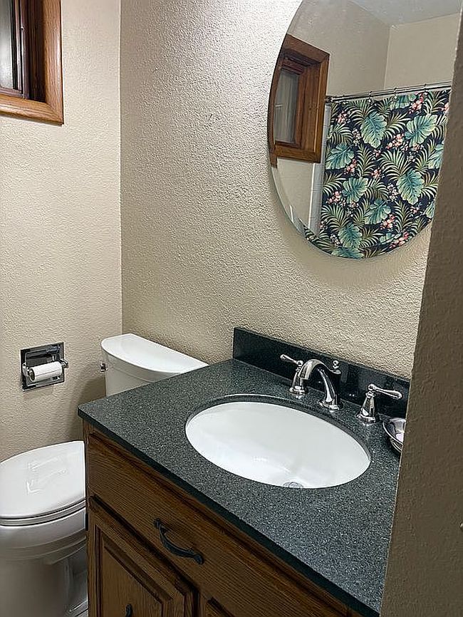 Photo of 1145 E Ridgeway Ave, Waterloo, IA