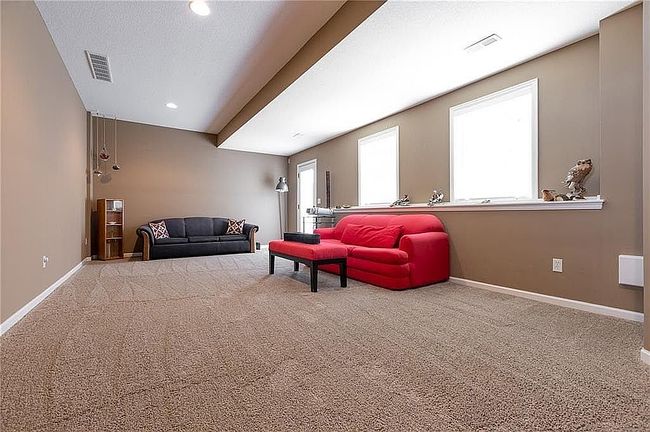 Photo of 1715 Nw 93rd St, Kansas City, MO