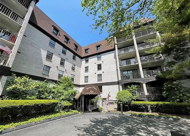 Preview of property located at 800 Brick Mill Run Apt 406