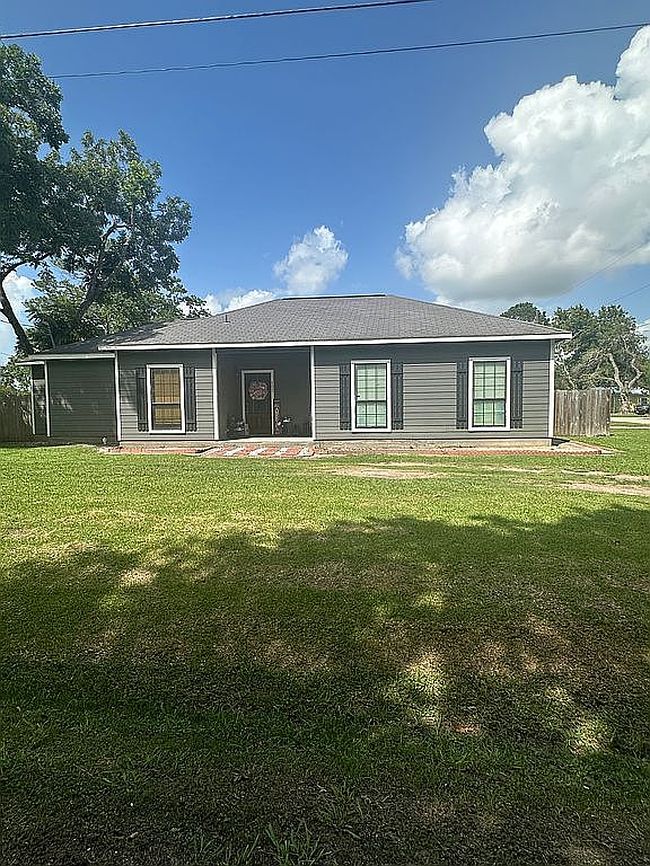 Additional photo 1 of property located at 602 Clara St