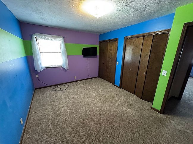 Photo of 2413 Edgehill Rd, Salina, KS