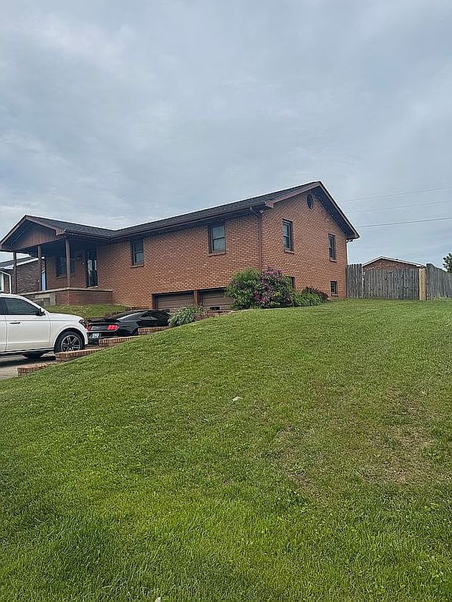 Image of 1018 Cardinal Dr