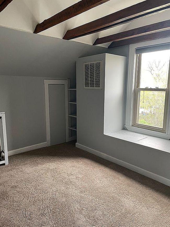 Image of 453 W Main St