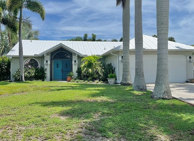 Photo of 2479 Se Whitehorse St, Port Saint Lucie, FL