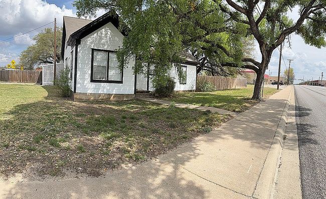 Additional photo 1 of property located at 206 N 4th St