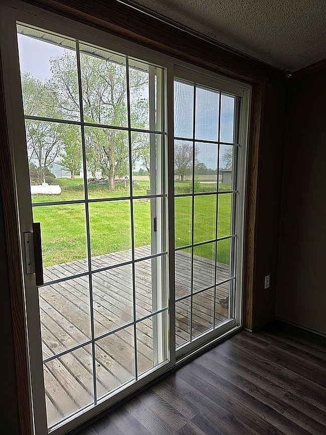 Photo of 1409 Henderson St, Armour, SD
