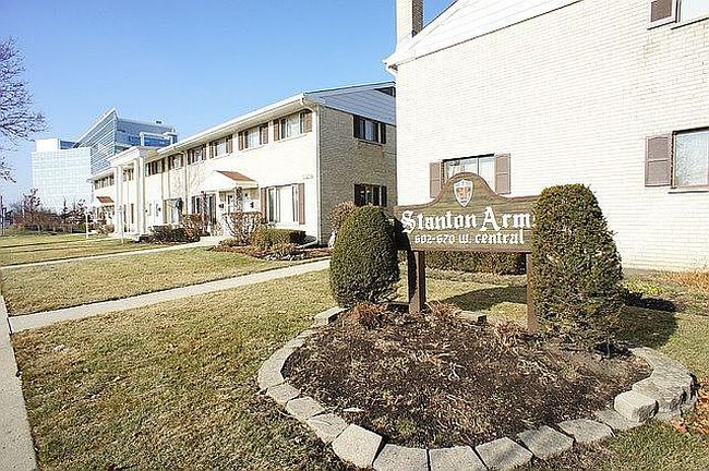 Image of 660 W Central Rd