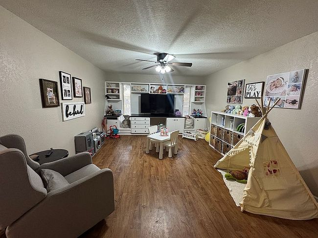 Photo of 710 Woodridge St, Fairview, OK