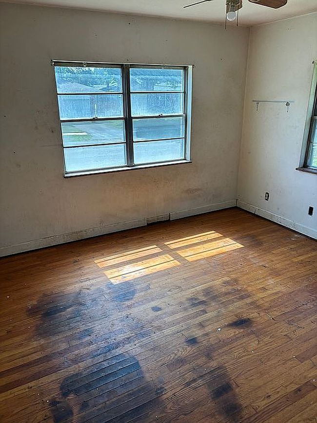 Photo of 129 N 5th St, Dupo, IL