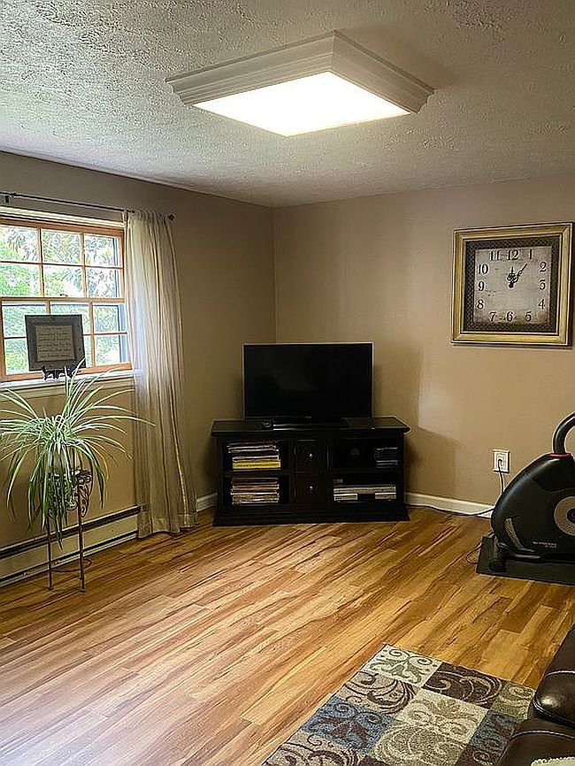Image of 2043 Lock Rd