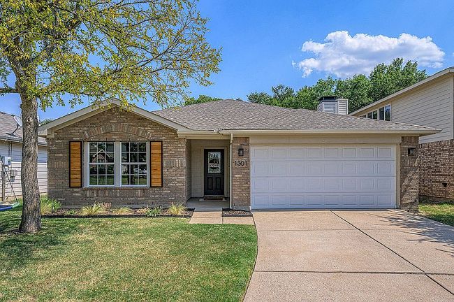 1301 Oak Hollow Ln, Anna, TX