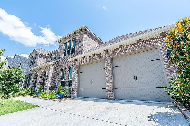 Photo of 1712 Hanoverian Ln, Aubrey, TX