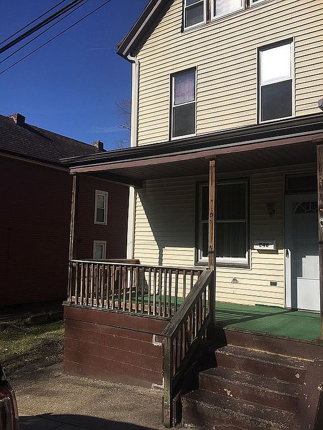 Photo of 246 Mcginnis Ave, Pitcairn, PA
