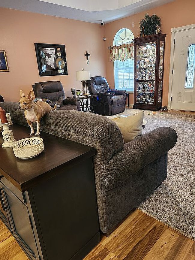 Image of 6104 Oakwood Dr