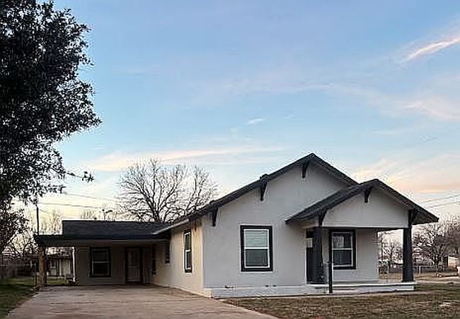 Image of 611 E Avenue C
