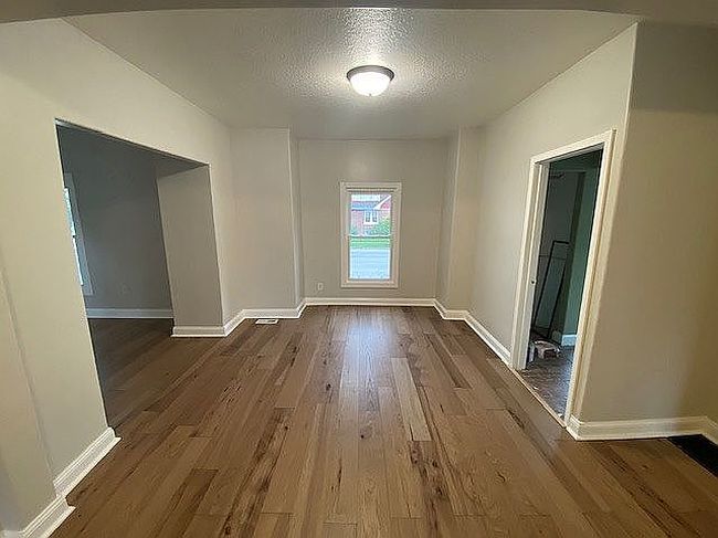 Additional photo 2 of property located at 407 S Yates Ave