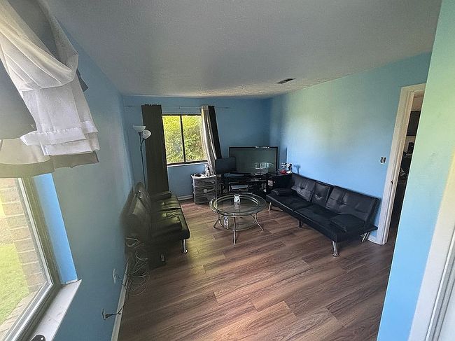 Image of 4540 Village Ct #3
