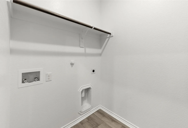 Additional photo 2 of property located at 8009 Gangway Dr