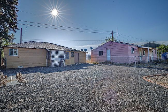 Image of 219.221 S California St
