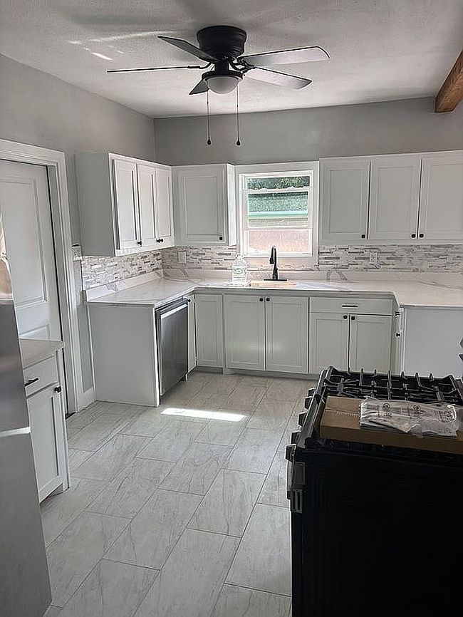 Photo of 512 W Wheeler St, Breckenridge, TX
