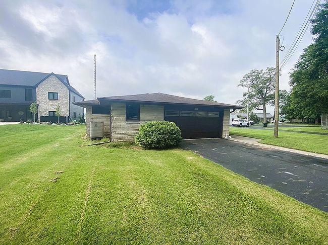 Photo of 2922 Country Club Dr S, Rochester, IN