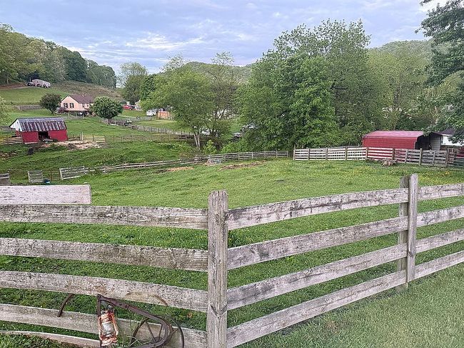 Photo of 218 Albert St, Bluefield, VA