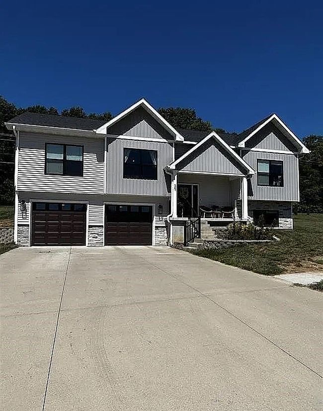 Additional photo 1 of property located at 14 Green Oak Ct